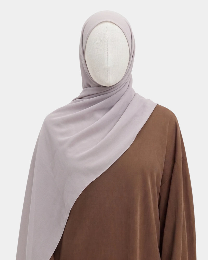Hijab mousseline aimants intégrés gris clair Rawdaya, bonnet tube cousu, fini sans épingle, tissu léger et respirant