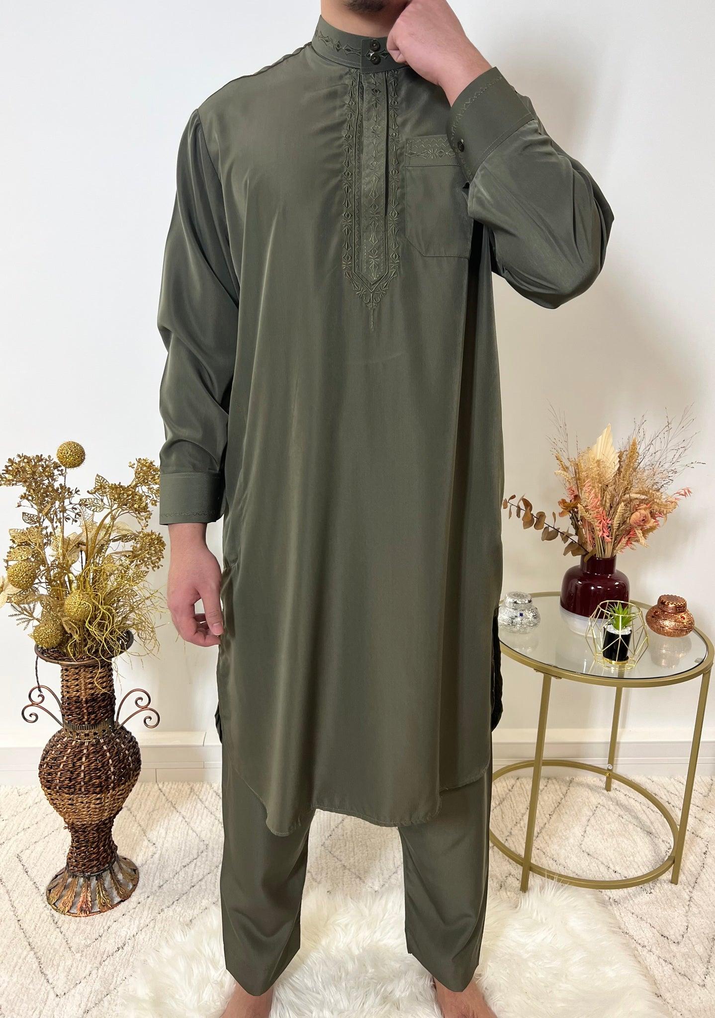 Choisir entre un qamis beige ou un qamis vert kaki - My Qamis Homme