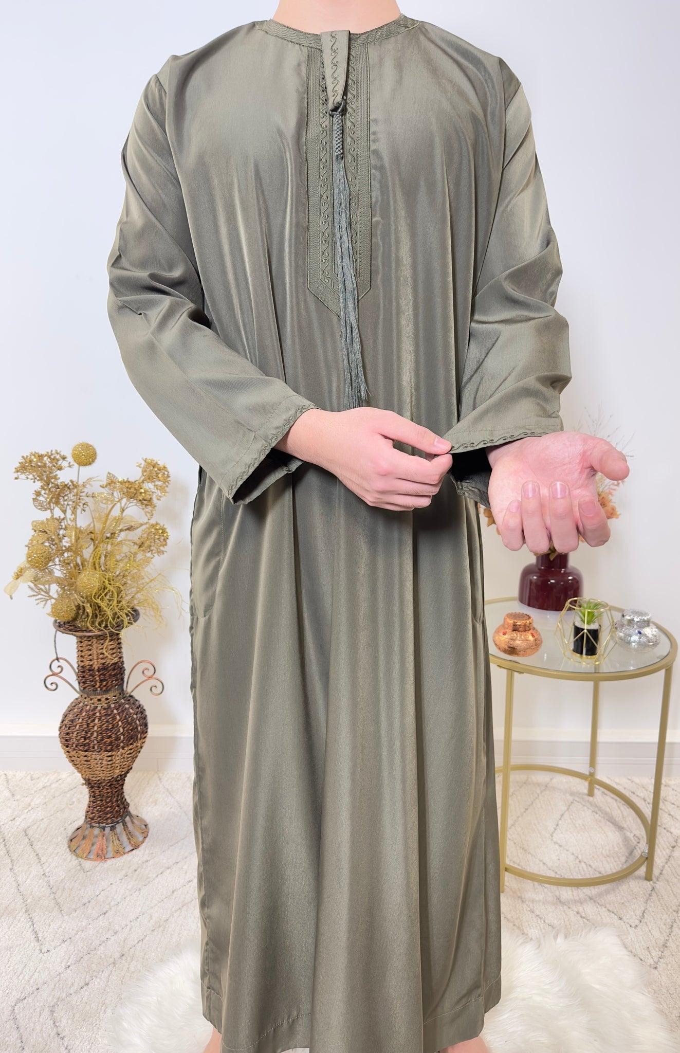 Qamis sur mesure : pourquoi opter pour un qamis sur mesure et comment commander - My Qamis Homme