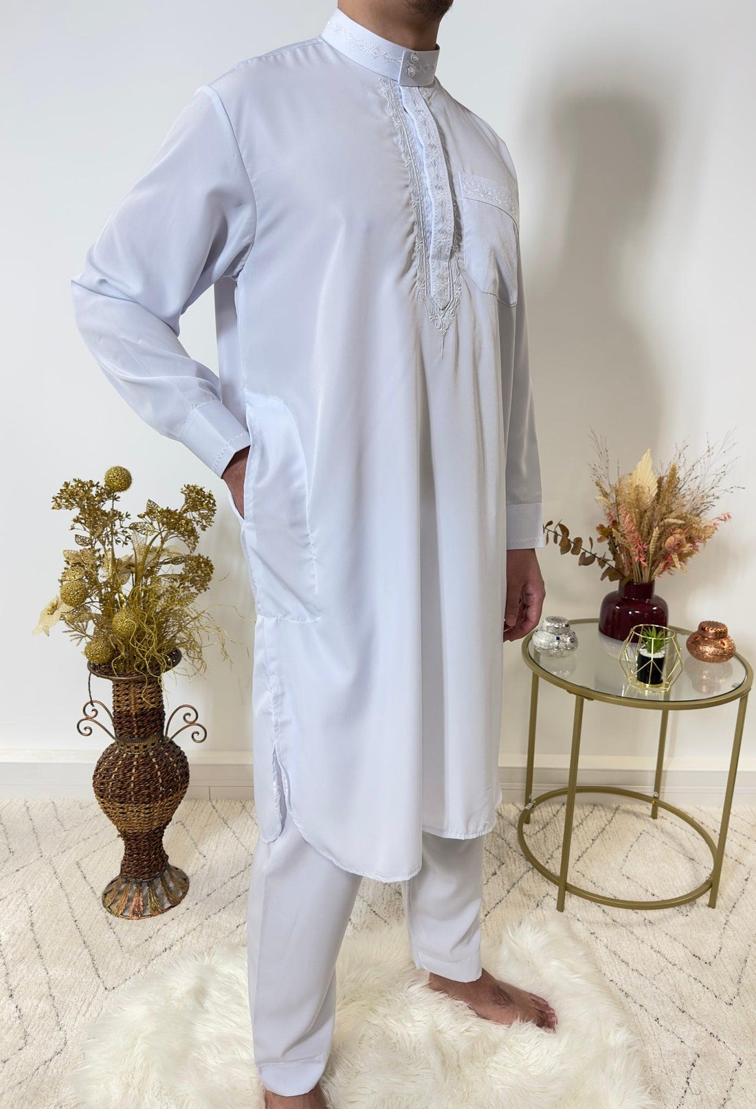 Un Qamis bleu ou un Qamis blanc ? - My Qamis Homme