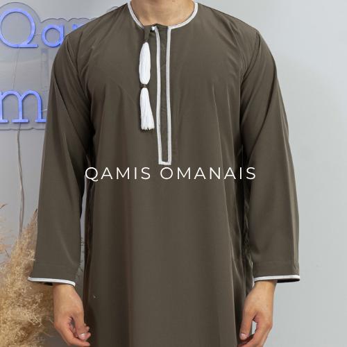Qamis omani kaki avec cravate blanche
