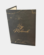 Carte de vœux Hajj Mubarak, calligraphie dorée sur fond noir étoilé, signée By My Qamis Homme
