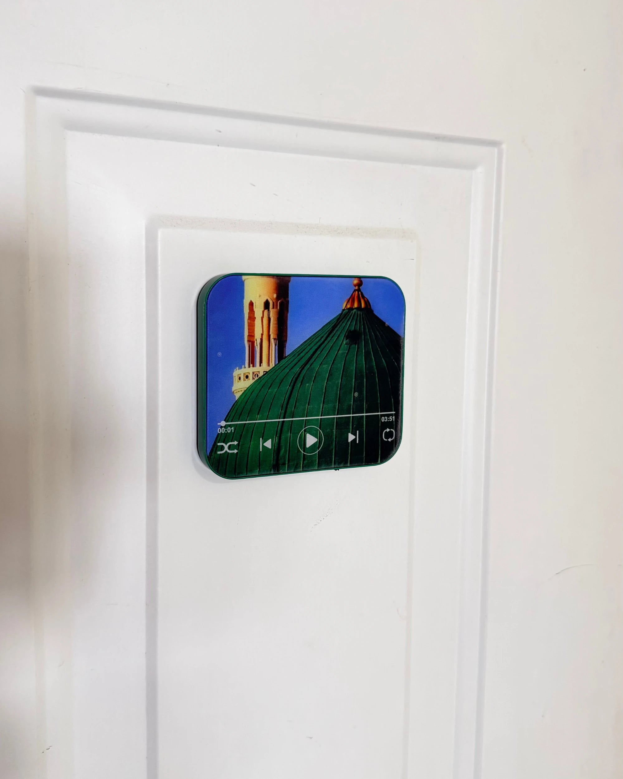 Coran Magnet design 07 gros plan sur le dôme vert et le minaret de la Mosquée du Prophète, aimant coranique