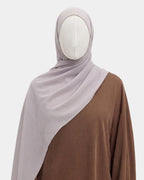 Hijab mousseline aimants intégrés gris clair Rawdaya, bonnet tube cousu, fini sans épingle, tissu léger et respirant