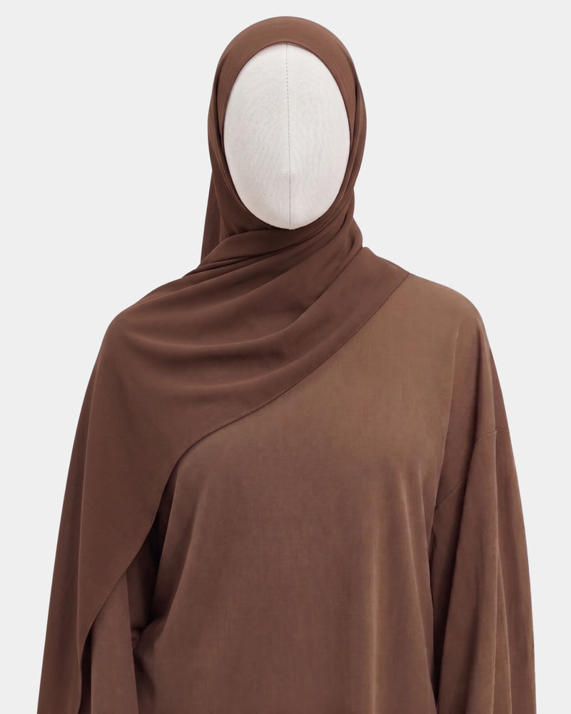 Hijab mousseline aimants intégrés taupe Rawdaya, bonnet tube cousu, fini sans épingle, tissu léger et respirant