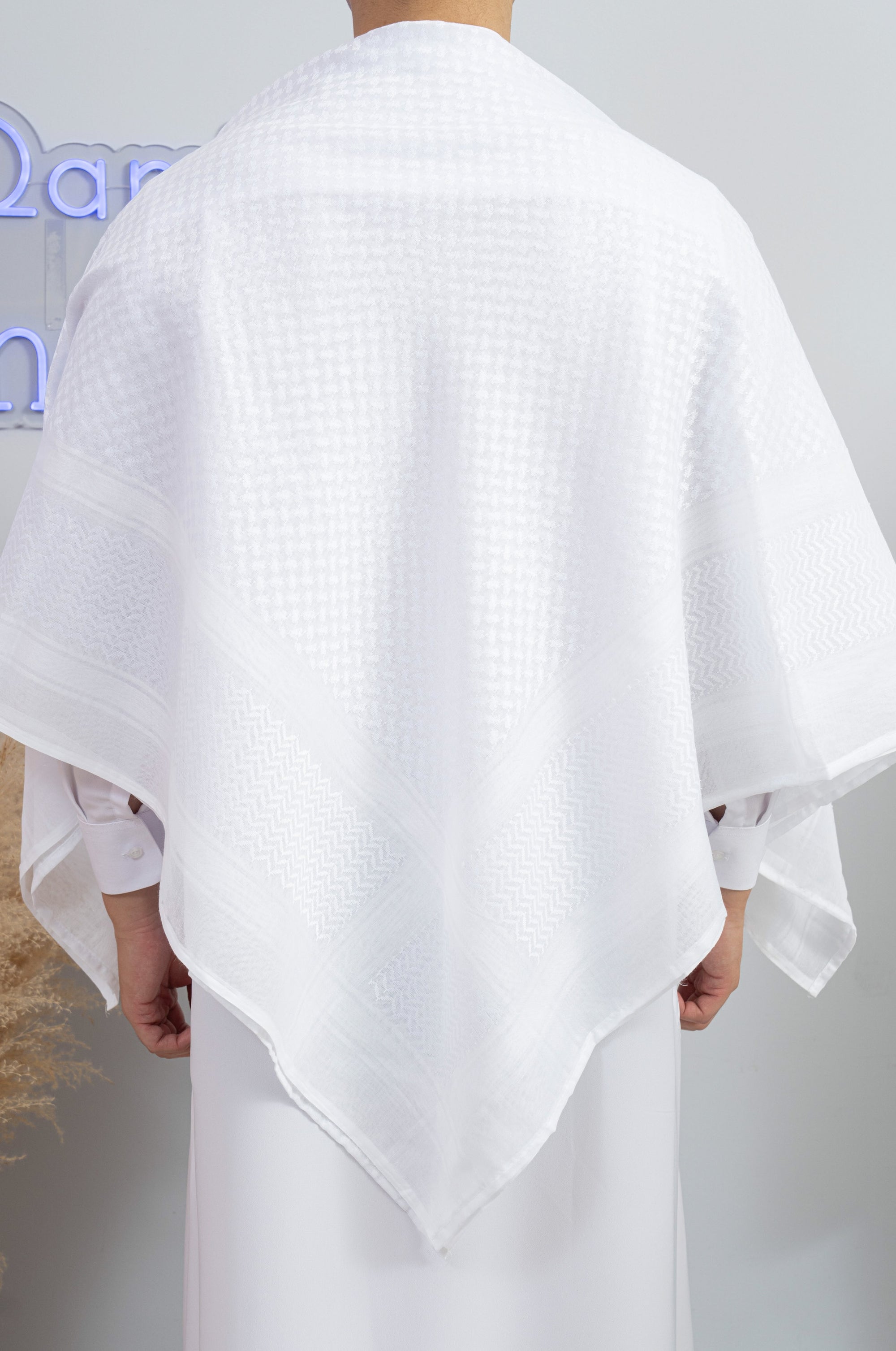 keffieh blanc avec carreaux palestinien