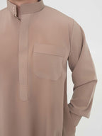 Qamis Saoudien taupe Premium - Manchettes rigides