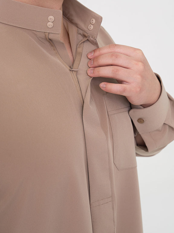 Qamis Saoudien taupe Premium - Manchettes rigides