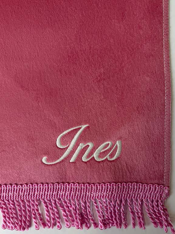 tapis de prière rose avec brodé personnalisé blanc